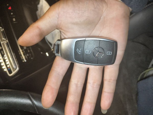 Mercedes-Benz EQC 2020, 38900 км, за 18456 USD - фото 9