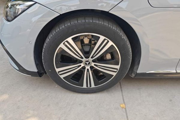 Mercedes-Benz EQE 2022, 60500 км, за 27524 USD - фото 8