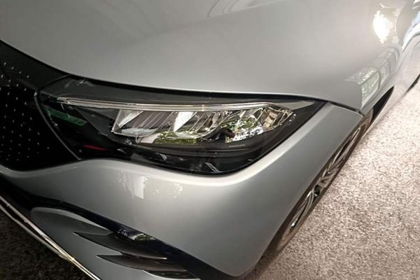 Mercedes-Benz EQE 2022, 14200 км, за 31020 USD - фото 8
