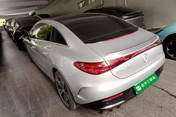 Mercedes-Benz EQE 2022, 14200 км, за 31020 USD