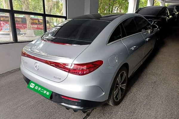 Mercedes-Benz EQE 2022, 14200 км, за 31020 USD - фото 6