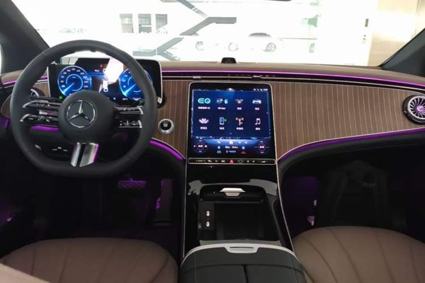 Mercedes-Benz EQE 2025, 100 км, за 39140 USD - фото 12