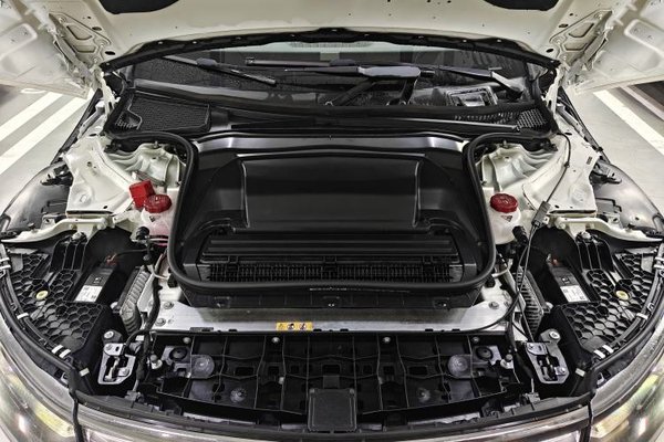 Mercedes-Benz EQS 2022, 48400 км, за 41813 USD - фото 24