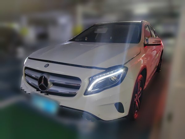 Mercedes-Benz GLA · 2015 год