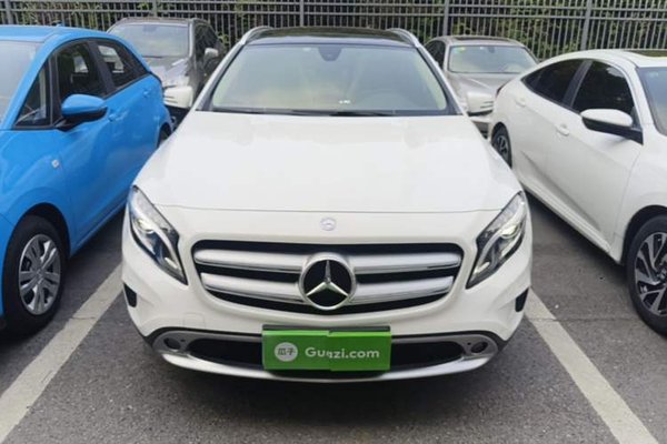 Mercedes-Benz GLA 2016, 62600 км, за 10718 USD