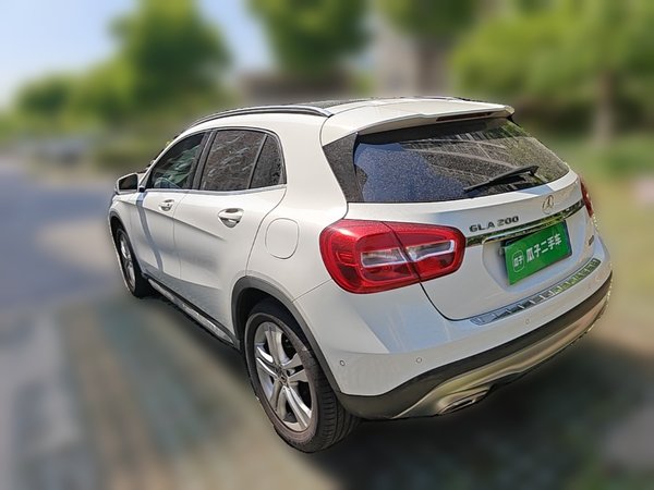 Mercedes-Benz GLA 2016, 73700 км, за 11896 USD