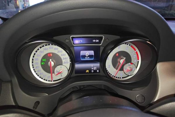 Mercedes-Benz GLA 2016, 81500 км, за 8522 USD - фото 12