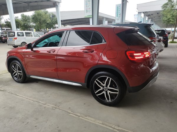 Mercedes-Benz GLA 2017, 87900 км, за 11999 USD