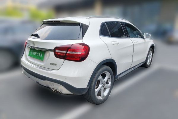 Mercedes-Benz GLA 2017, 111100 км, за 10600 USD
