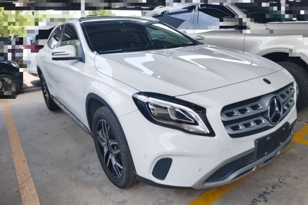 Mercedes-Benz GLA 2017, 59100 км, за 12233 USD