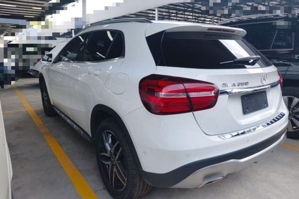 Mercedes-Benz GLA 2017, 59100 км, за 12233 USD