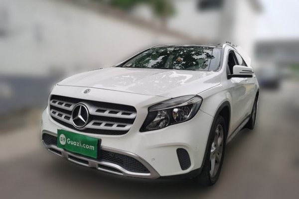 Mercedes-Benz GLA · 2017 год