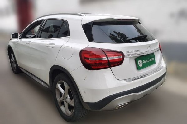 Mercedes-Benz GLA 2017, 68700 км, за 9015 USD