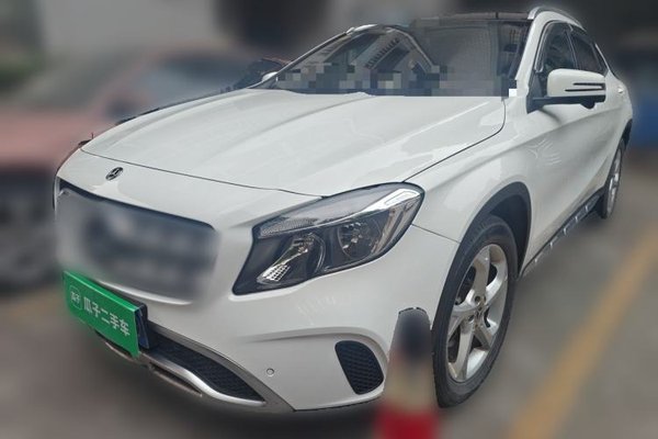 Mercedes-Benz GLA · 2018 год