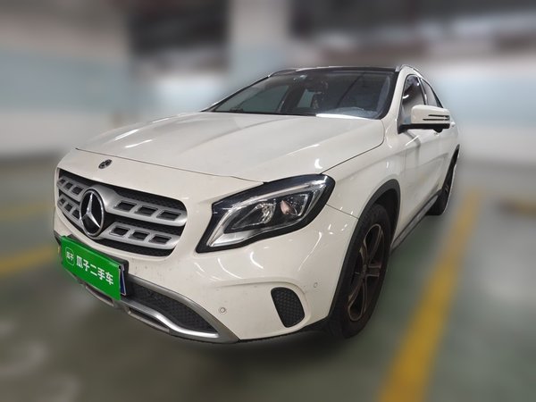 Mercedes-Benz GLA · 2018 год