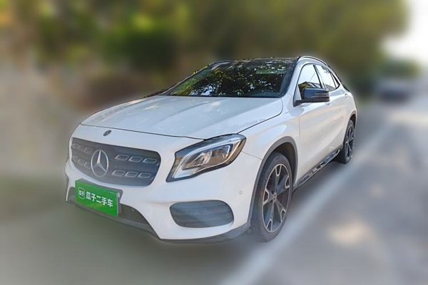 Mercedes-Benz GLA · 2018 год