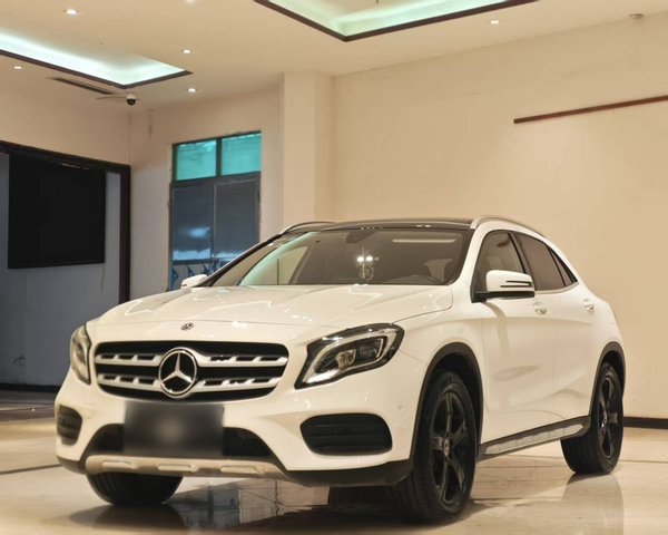 Mercedes-Benz GLA 2019 GLA 200 Fashion Model