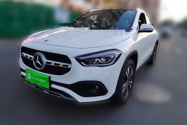 Mercedes-Benz GLA · 2022 год