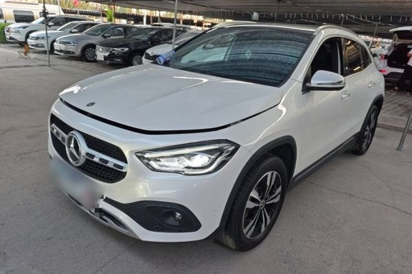 Mercedes-Benz GLA · 2022 год