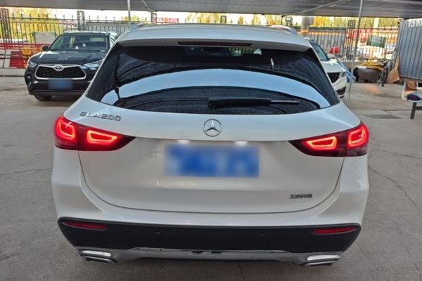 Mercedes-Benz GLA 2022, 93900 км, за 19658 USD