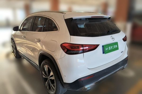 Mercedes-Benz GLA 2022, 33200 км, за 20451 USD