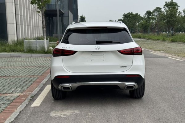 Mercedes-Benz GLA 2023, 38300 км, за 22063 USD