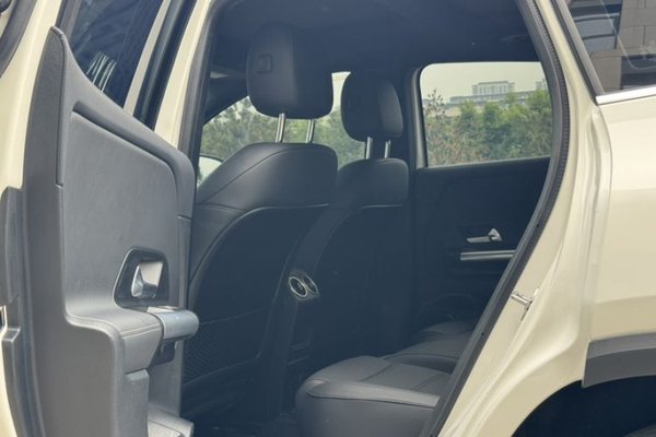 Mercedes-Benz GLA 2023, 38300 км, за 22063 USD - фото 10