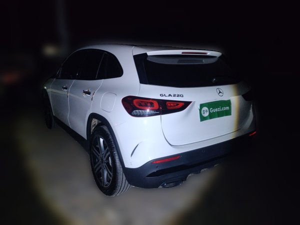 Mercedes-Benz GLA · 2023 год