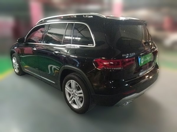 Mercedes-Benz GLB 2022, 19800 км, за 23511 USD