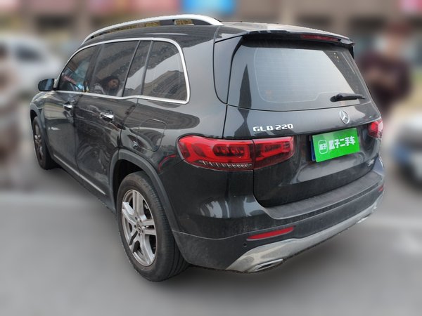 Mercedes-Benz GLB · 2023 год