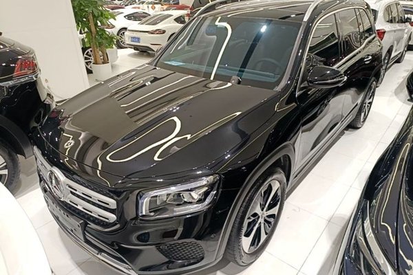 Mercedes-Benz GLB · 2023 год