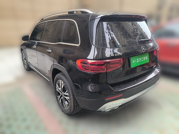 Mercedes-Benz GLB 2024, 12100 км, за 31393 USD