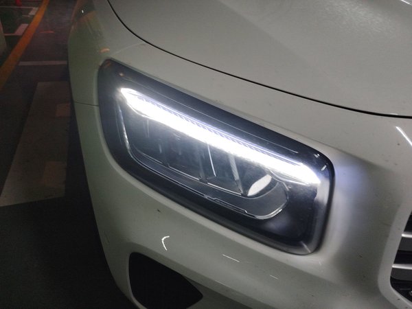 Mercedes-Benz GLB 2024, 23100 км, за 30184 USD