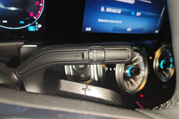 Mercedes-Benz GLB 2025, 8700 км, за 28890 USD - фото 14