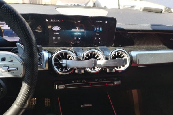 Mercedes-Benz GLB AMG 2023, 45400 км, за 26234 USD - фото 13
