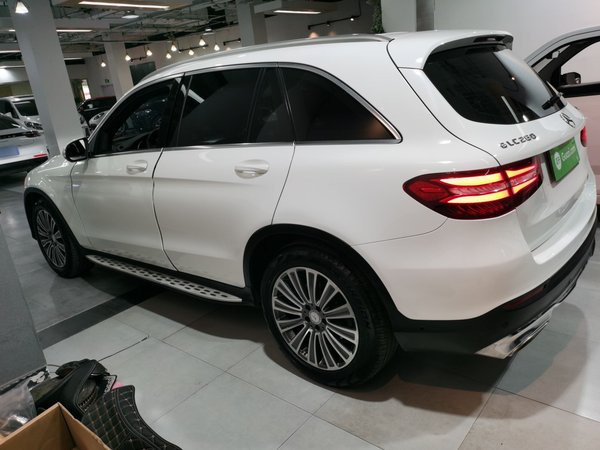 Mercedes-Benz GLC 2016, 186500 км, за 14641 USD