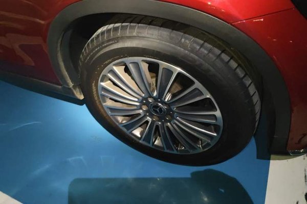 Mercedes-Benz GLC 2017, 31600 км, за 19714 USD