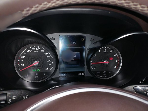 Mercedes-Benz GLC 2017 GLC 260 4MATIC Luxury Model, 2017 года