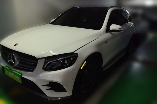 Mercedes-Benz GLC · 2017 год