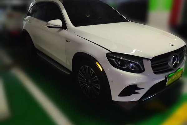 Mercedes-Benz GLC 2017, 76200 км, за 19792 USD