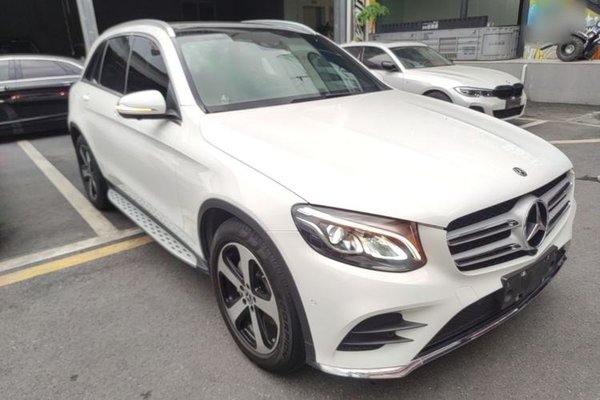Mercedes-Benz GLC 2018, 101800 км, за 21422 USD