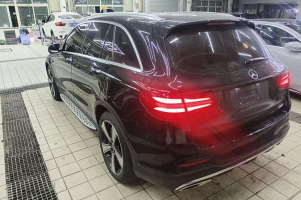 Mercedes-Benz GLC 2019, 76300 км, за 27087 USD