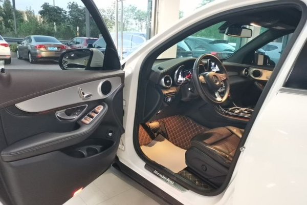 Mercedes-Benz GLC 2019, 135100 км, за 18880 USD - фото 24
