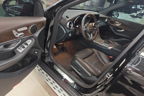 Mercedes-Benz GLC 2020, 120400 км, за 25325 USD - фото 24