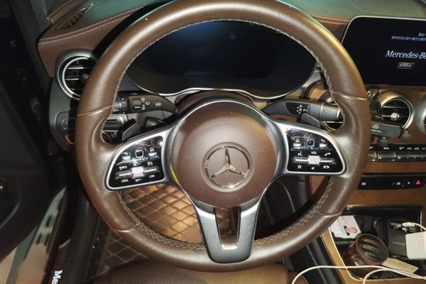 Mercedes-Benz GLC 2020, 122900 км, за 24599 USD - фото 9