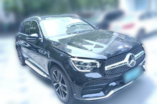 Mercedes-Benz GLC 2020, 52000 км, за 27820 USD