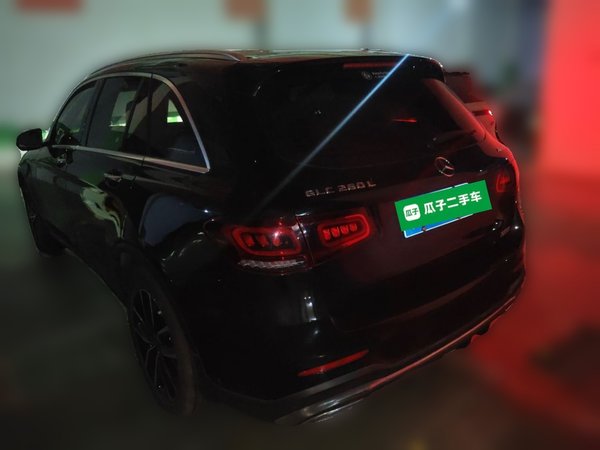 Mercedes-Benz GLC 2020, 56000 км, за 27524 USD