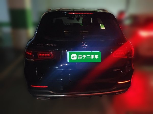 Mercedes-Benz GLC 2020, 56000 км, за 27524 USD