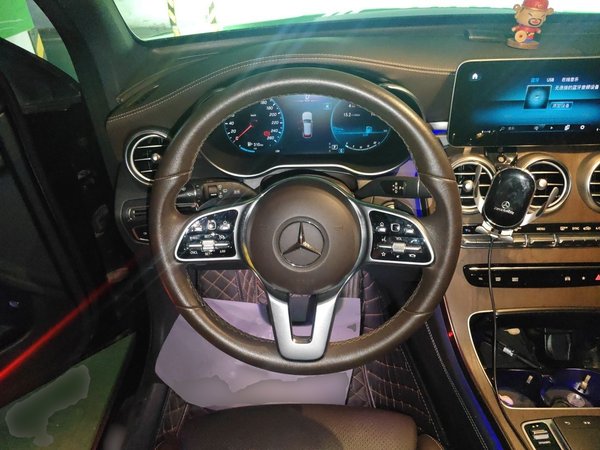 Mercedes-Benz GLC 2020, 56000 км, за 27524 USD - фото 11