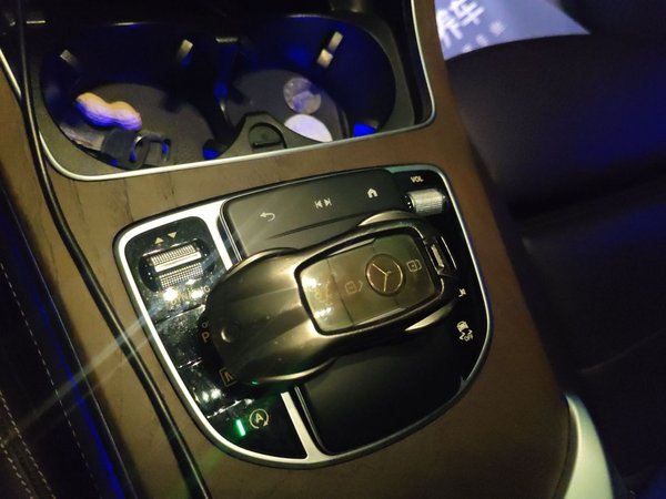 Mercedes-Benz GLC 2020, 56000 км, за 27524 USD - фото 9